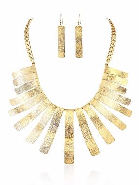 Textured Fan Metal Necklace